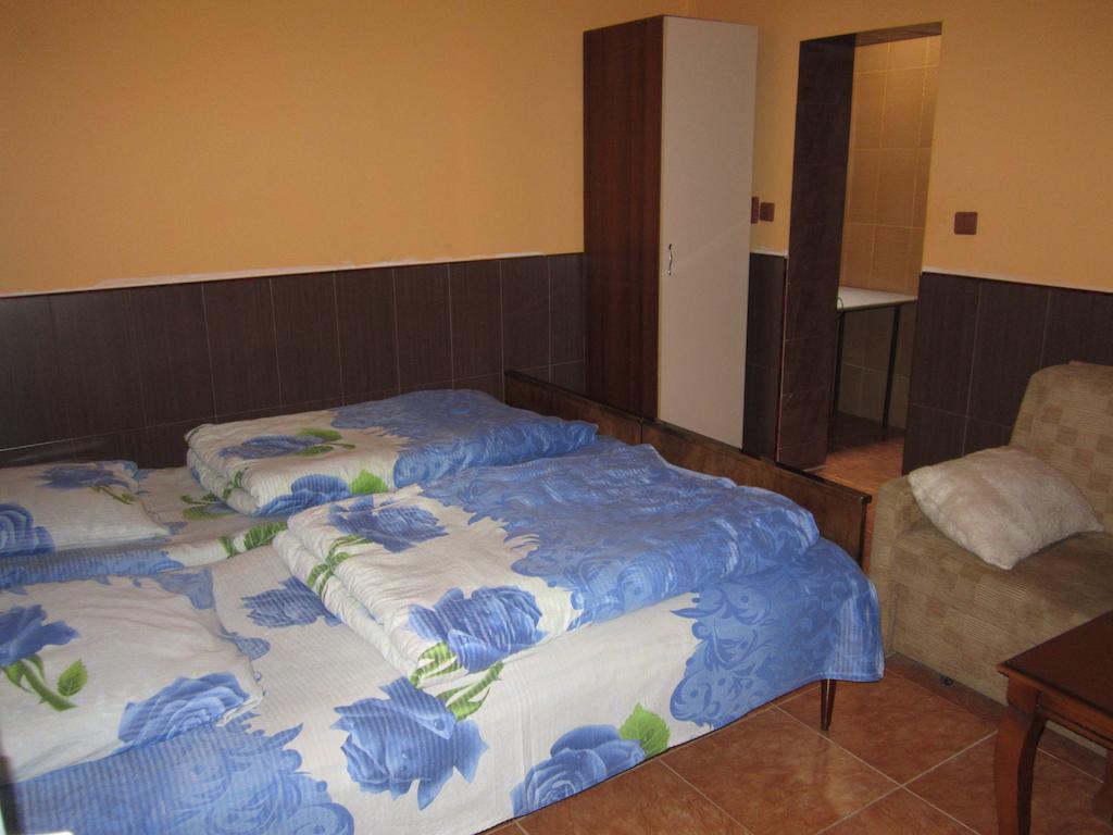 Guesthouse 97 In Batumi Exterior photo